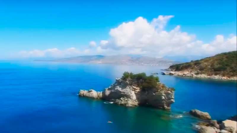 Албания. На берегу моря.