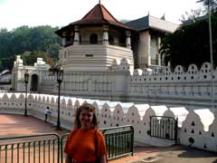 Монастырь в Анурадхапуре. Шри Ланк